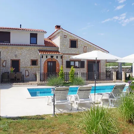 Dom wakacyjny House Nadia, Village Sveti Kirin Vodnjan